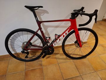 Used Giant Propel Advanced 2 2024, grupo Shimano Di2, 12 VS 2024 Road & Gravel, Red — image 1 of 5