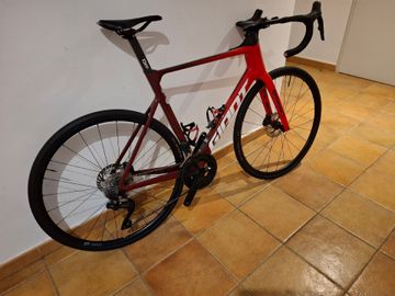 Used Giant Propel Advanced 2 2024, grupo Shimano Di2, 12 VS 2024 Road & Gravel, Red — image 2 of 5