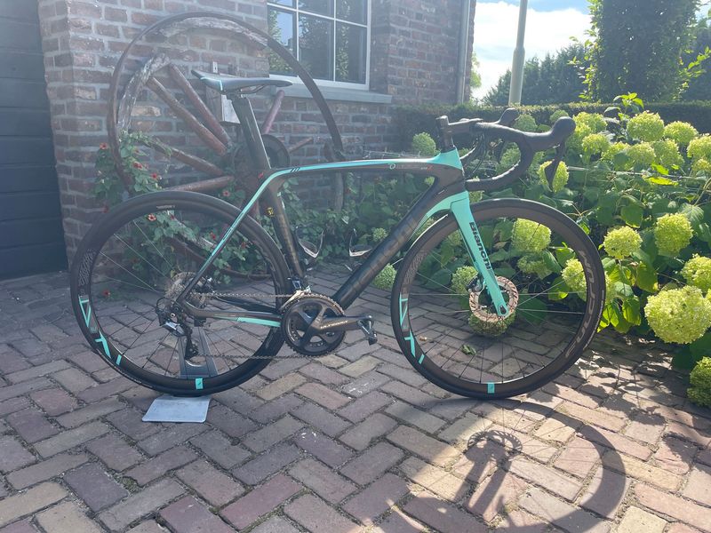 Used Bianchi Oltre XR3 Disc Ultegra 2019 2019 Road & Gravel