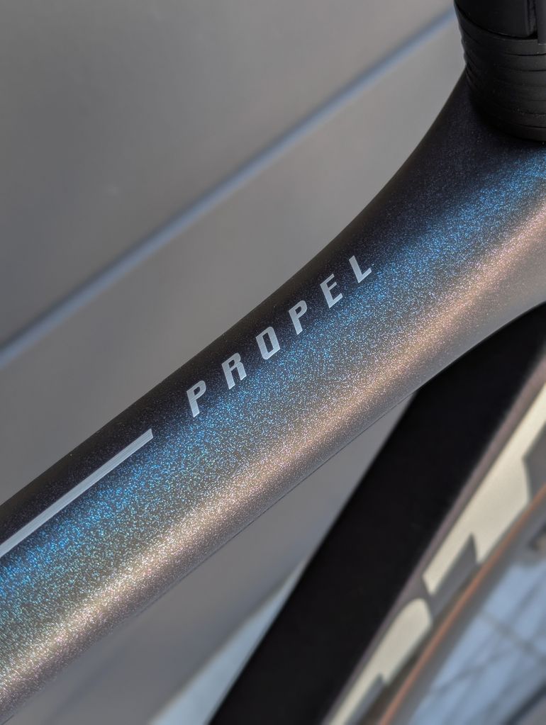 Giant Propel Advanced Pro 1 Di2 2022 2022 Road & Gravel usato, Blu — immagine 9 di 20