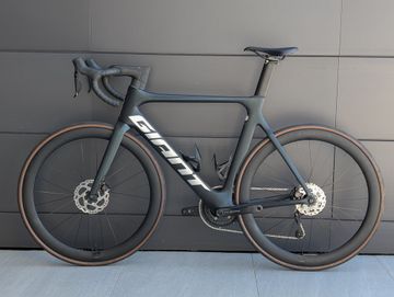Giant Propel Advanced Pro 1 Di2 2022 2022 Road & Gravel usato, Blu — immagine 2 di 20
