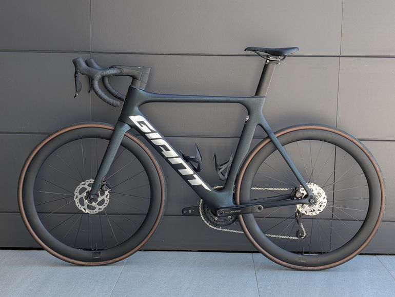 Giant Propel Advanced Pro 1 Di2 2022 2022 Road & Gravel usato, Blu — immagine 2 di 20