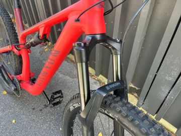 Used Canyon Neuron 5 2022 2022 Mountainbike, Red, 27.5, 29 — image 7 of 10