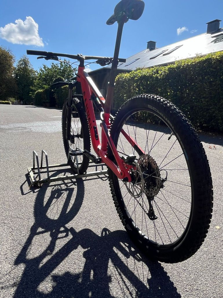 Used Canyon Neuron 5 2022 2022 Mountainbike, Red, 27.5, 29 — image 6 of 10