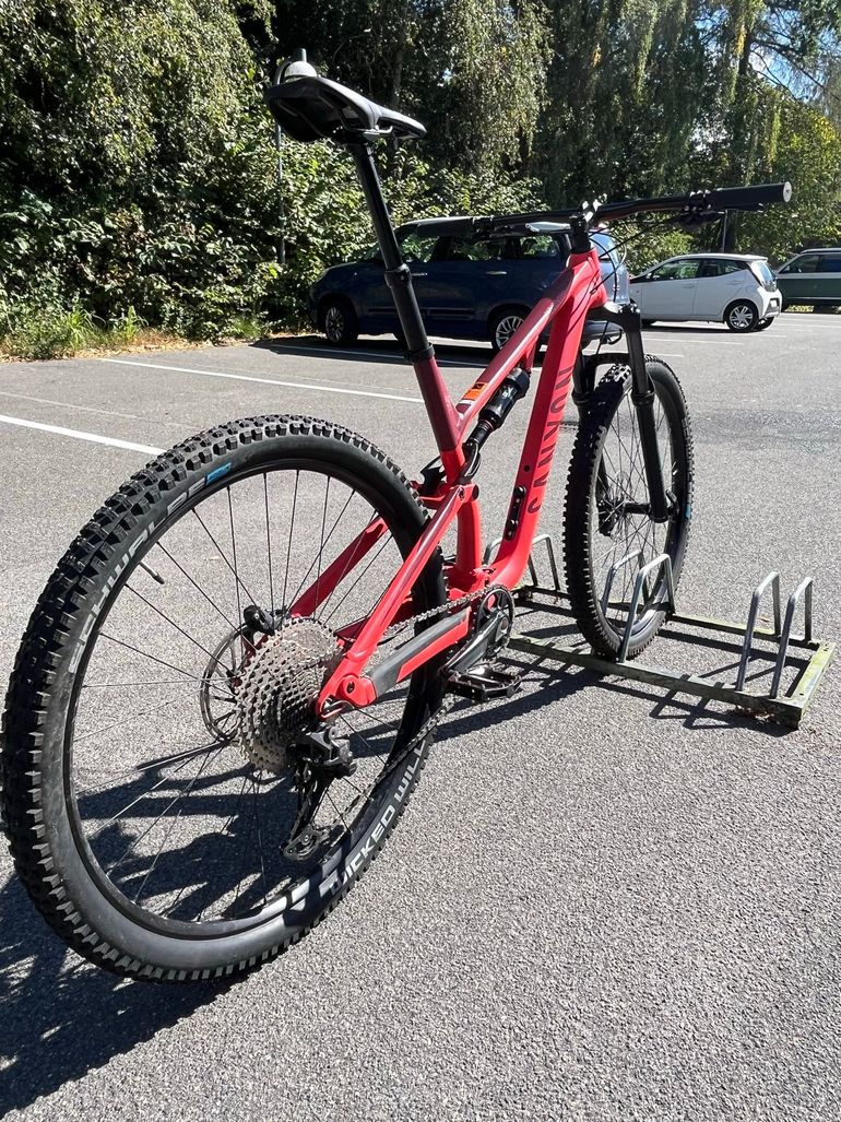 Used Canyon Neuron 5 2022 2022 Mountainbike, Red, 27.5, 29 — image 4 of 10