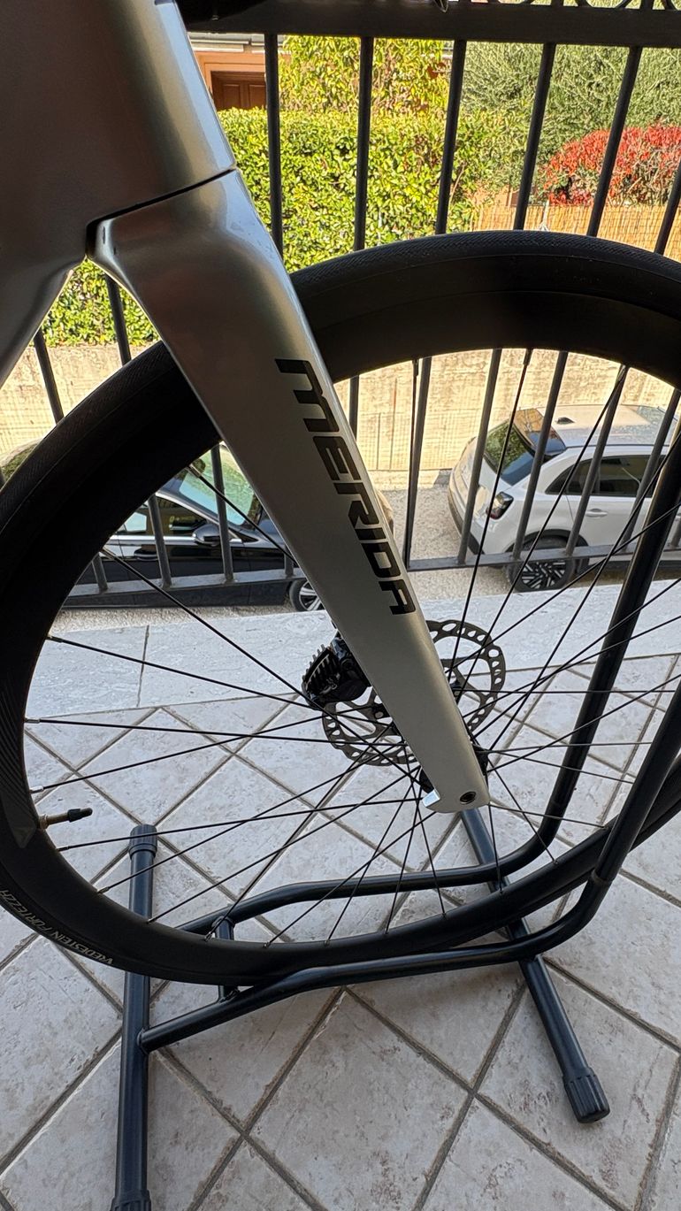 Used Merida REACTO 6000 Di2 2024 2024 Road & Gravel, Light Gray — image 4 of 11