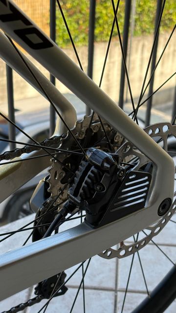 Used Merida REACTO 6000 Di2 2024 2024 Road & Gravel, Light Gray — image 8 of 11