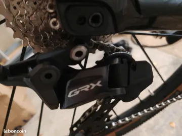 Giant Revolt Advanced 2 2025 2025 Road & Gravel d'occasion — image 6 sur 8
