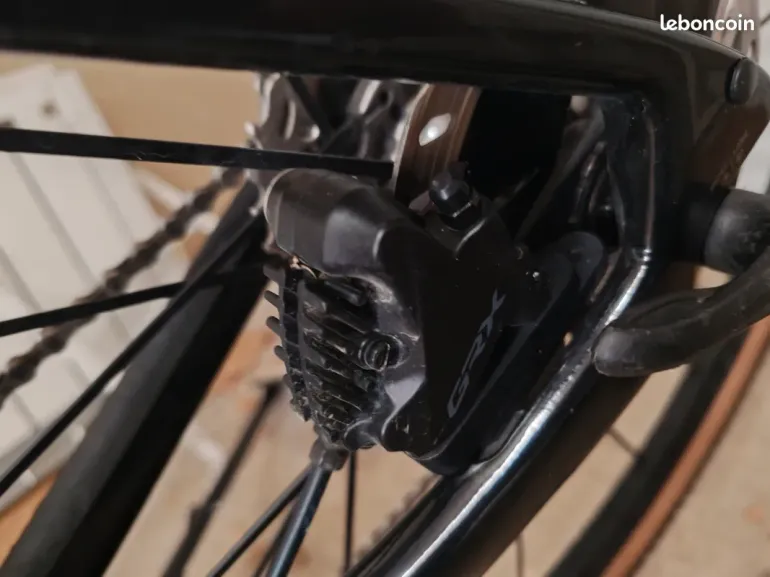 Giant Revolt Advanced 2 2025 2025 Road & Gravel d'occasion — image 2 sur 8