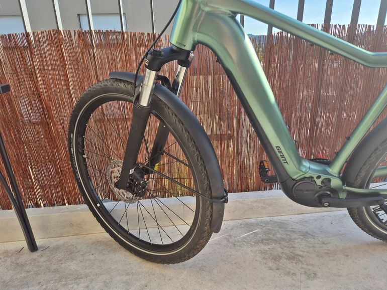 Použité Giant Explore E+1 GTS 2023 mit einigem Zubehör. 2023 Urban — obrázek 5 z 27