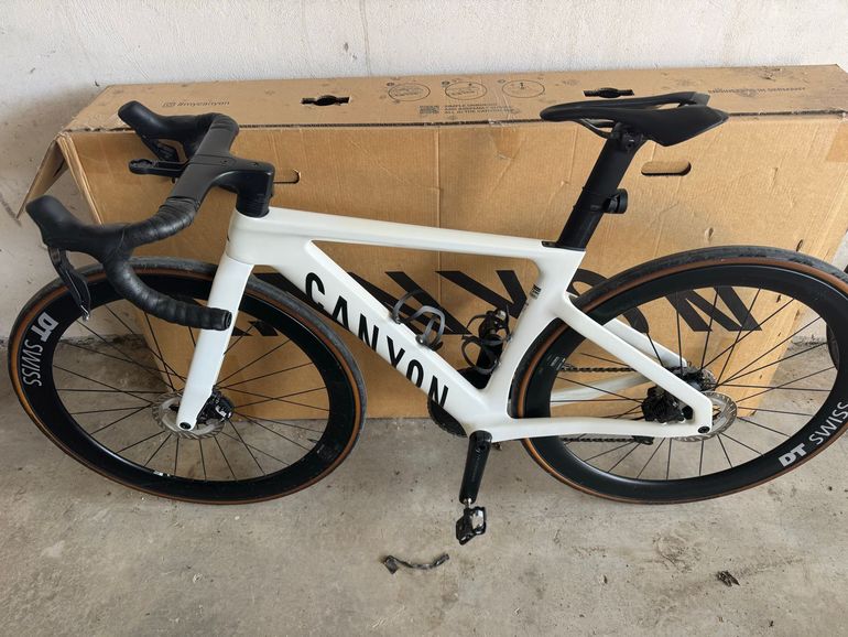 Brugt Canyon Aeroad CF SLX 8 Di2 2025 2025 Road & Gravel — billede 2 af 9