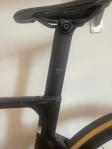 Used Canyon Aeroad CFR Di2 2026 2026 Road & Gravel, Black — image 11 of 12