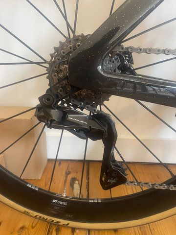 Used Canyon Aeroad CFR Di2 2026 2026 Road & Gravel, Black — image 4 of 12
