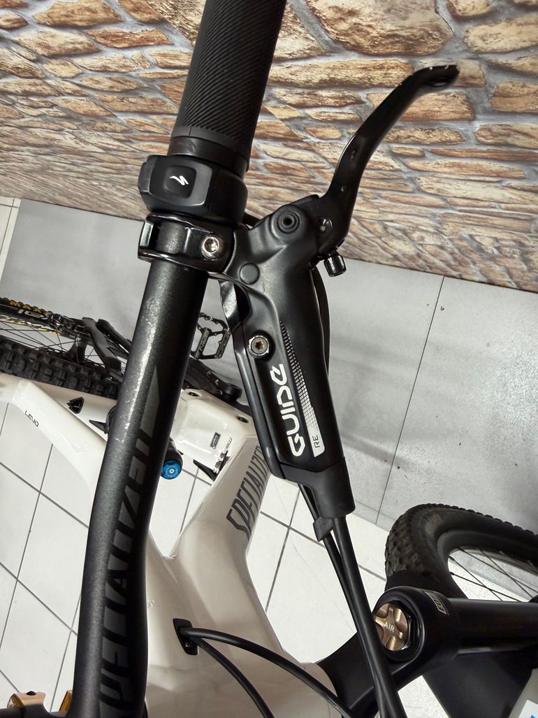 Gebrauchtes Specialized Turbo Levo Comp 2021 2021 Mountainbike, Weiß — Bild 9 von 13