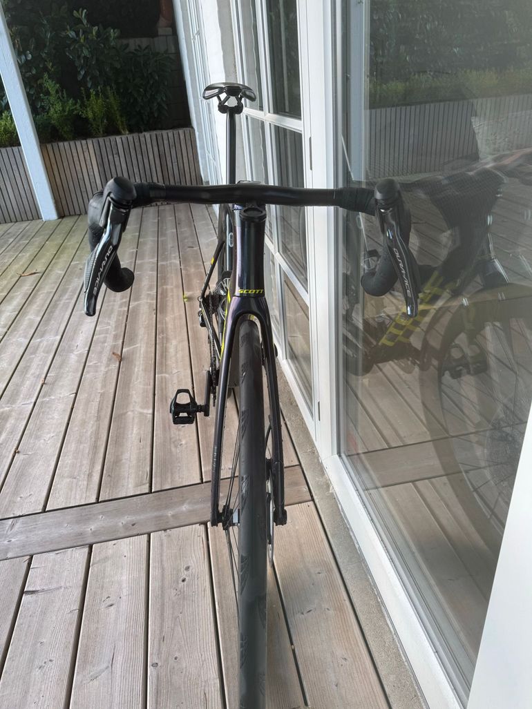Gebrauchtes Scott Addict RC Pro 2021 2021 Road & Gravel, Violett — Bild 5 von 7