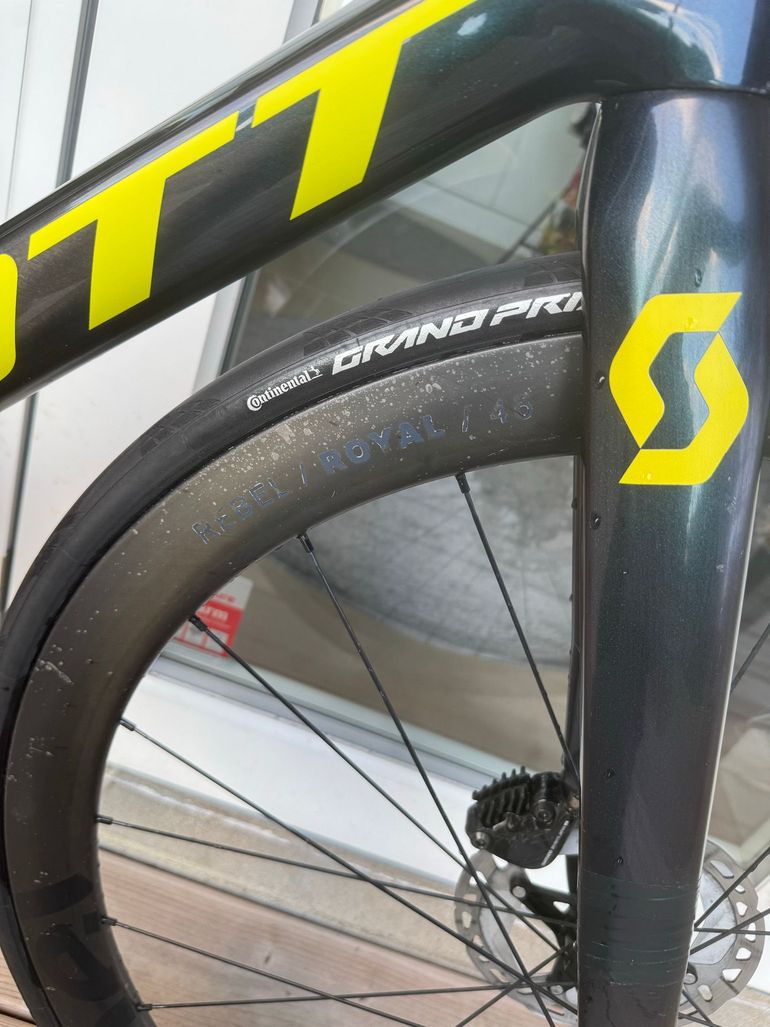 Gebrauchtes Scott Addict RC Pro 2021 2021 Road & Gravel, Violett — Bild 6 von 7