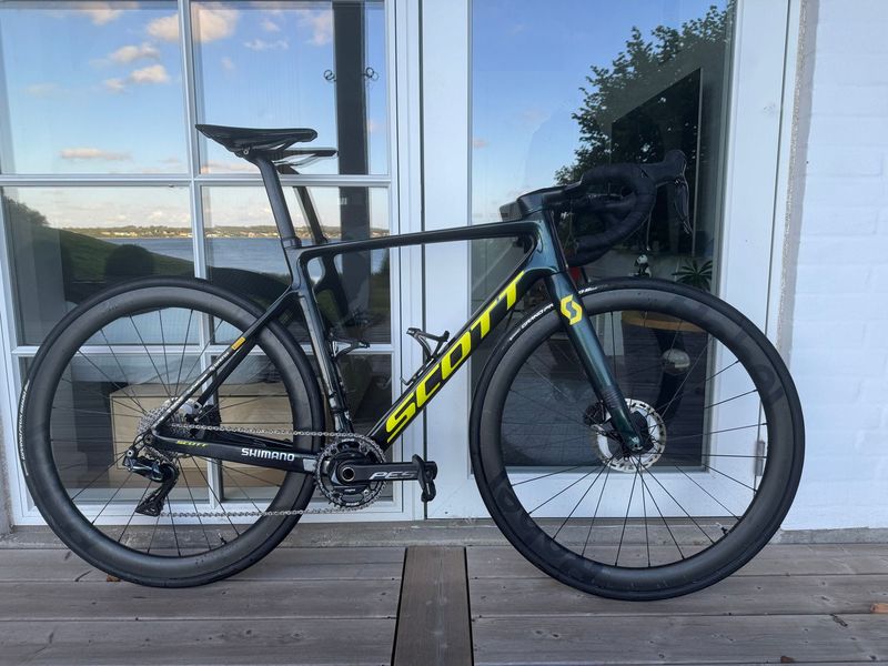 Scott Addict RC Pro 2021 2021 Road & Gravel usato