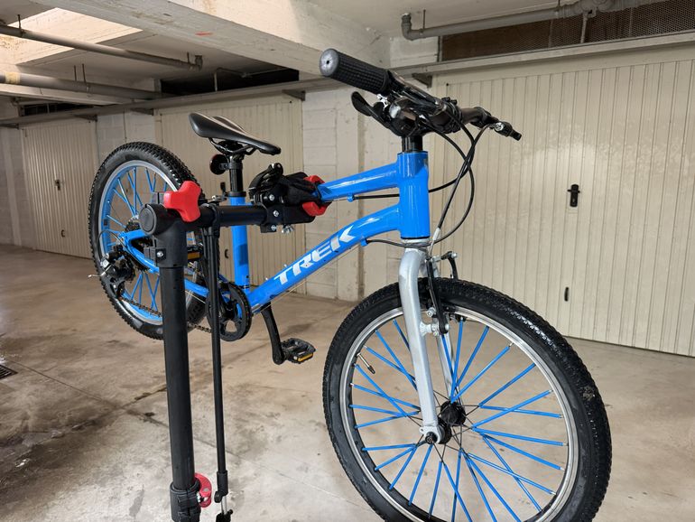 Used Trek Wahoo 20 2023 2023 Youth, Blue — image 4 of 4