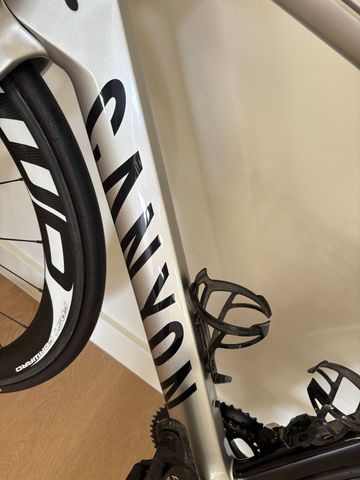 Použité Canyon Aeroad SRAM Red eTap AXS 2018 Road & Gravel — obrázek 7 z 19