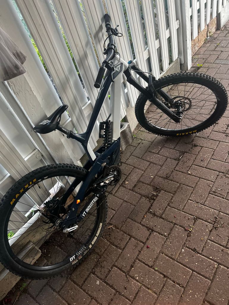 YT Industries TUES 27 AL Base 2019 2019 Mountainbike usato, Bianco — immagine 7 di 7
