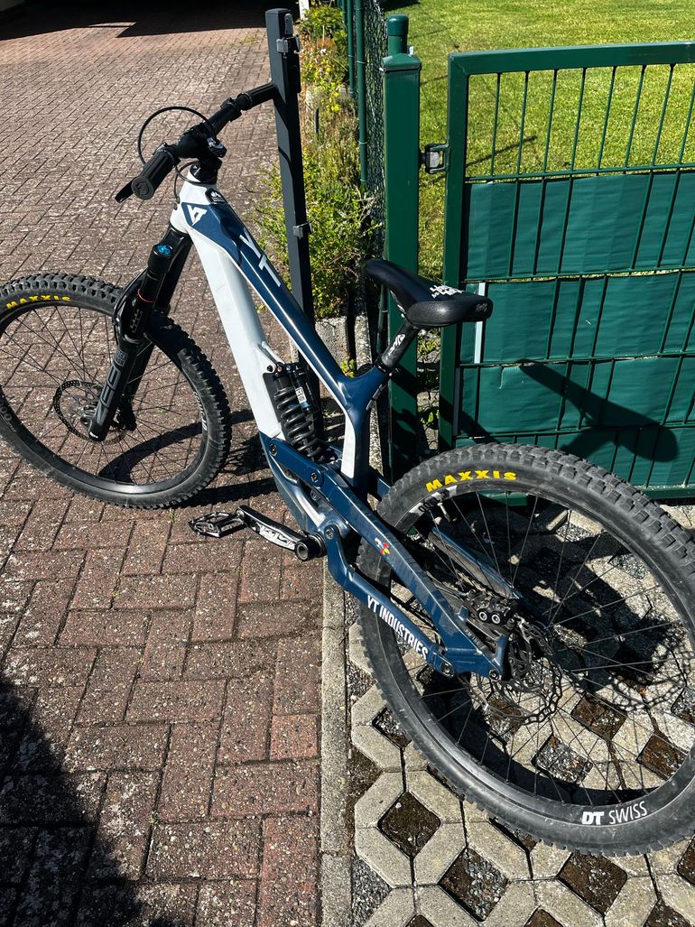 YT Industries TUES 27 AL Base 2019 2019 Mountainbike usato, Bianco — immagine 3 di 7