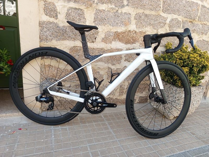 Used Trek Madone SL 6 AXS Gen 8 2026 2026 Road & Gravel