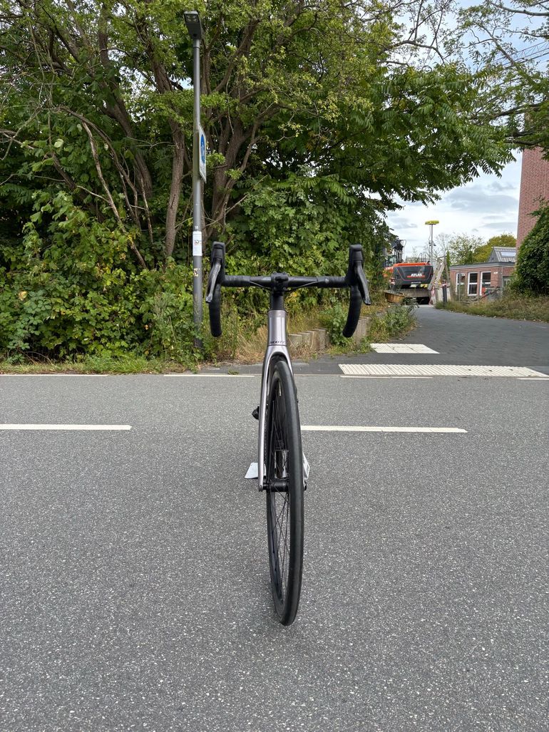 Used Scott Sott Contessa Addict 15 SRAM Rival eTap AXS 2022 Road & Gravel, Light Gray — image 2 of 7