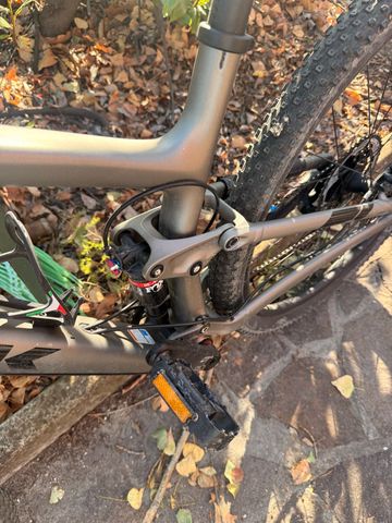 Used Trek Top Fuel 9.7 2018 2018 Mountainbike, Light Gray, 27.5, 29 — image 4 of 5