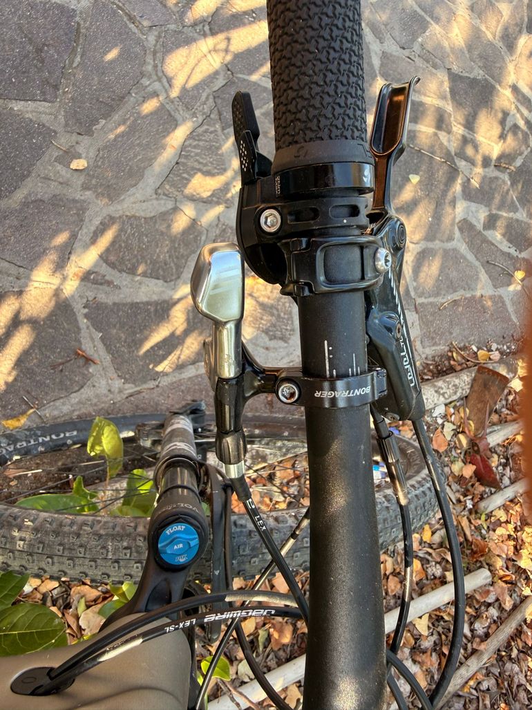 Used Trek Top Fuel 9.7 2018 2018 Mountainbike, Light Gray, 27.5, 29 — image 5 of 5
