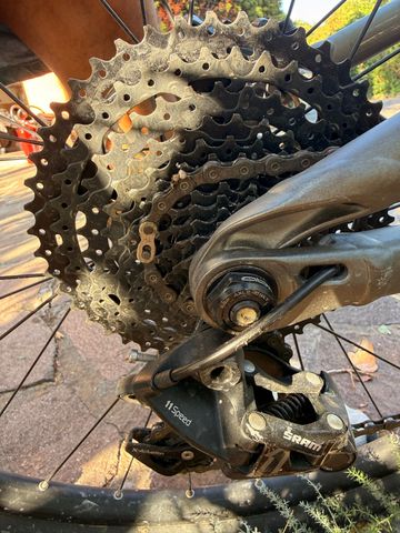Used Trek Top Fuel 9.7 2018 2018 Mountainbike, Light Gray, 27.5, 29 — image 3 of 5