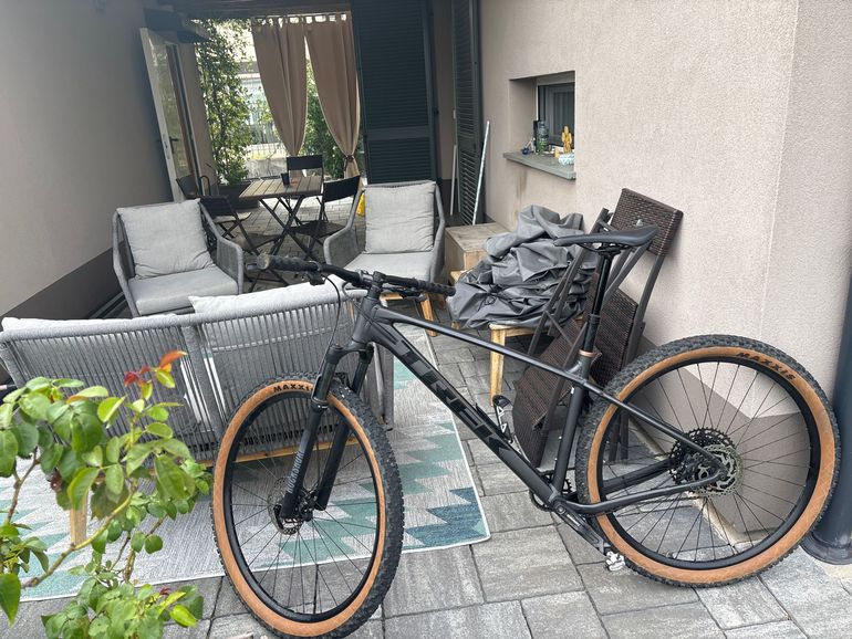 Gebrauchtes Trek Marlin 8 Gen 3 2023 2023 Mountainbike, Schwarz, 26, 27.5, 29 — Bild 2 von 3