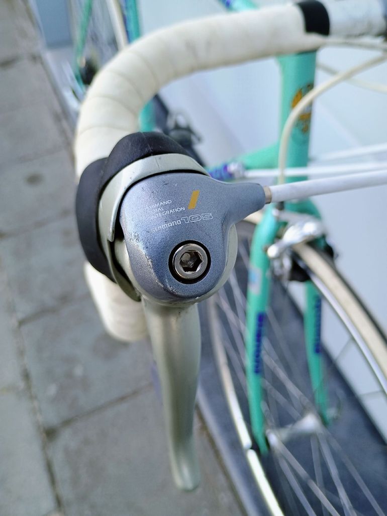 Used Bianchi Custom Shimano 105 1995 Road & Gravel, Green — image 8 of 18