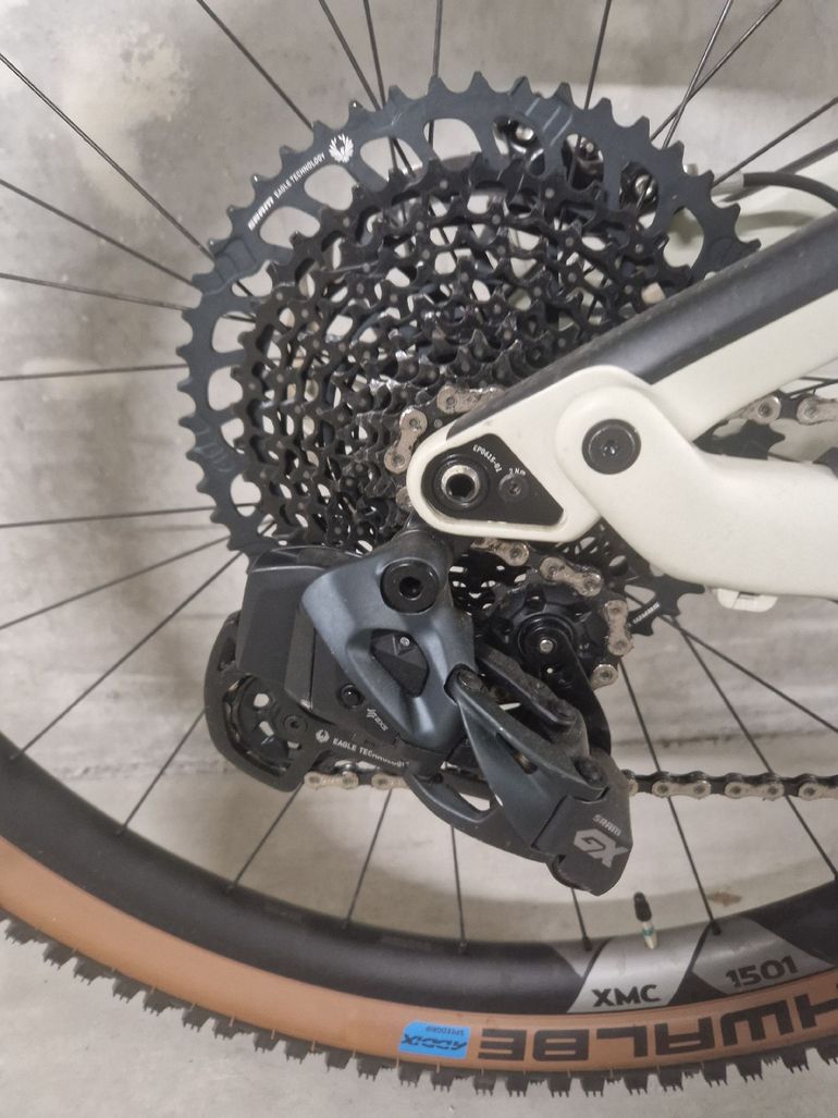 Used Canyon Neuron CF 9 SL 2022 2022 Mountainbike, Black, 27.5, 29 — image 3 of 8