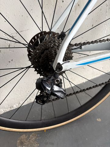Použité BMC roadmachine 01 2017 2017 Road & Gravel — obrázek 2 z 5