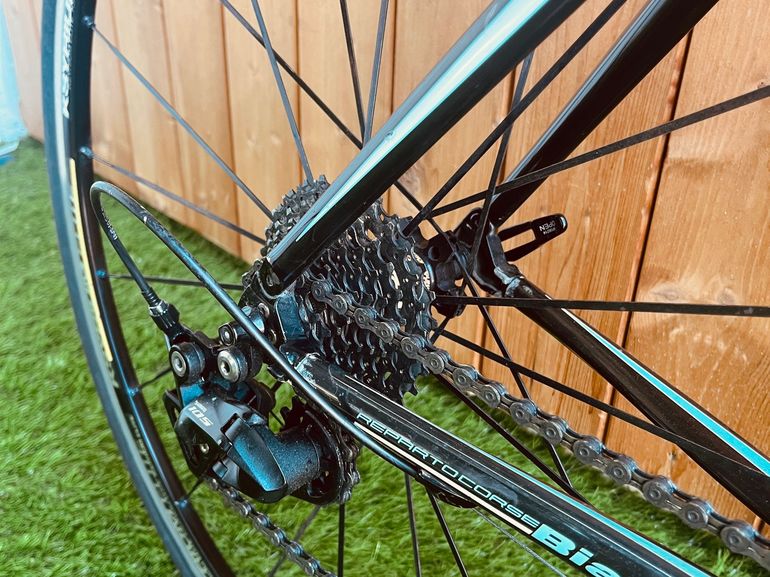 Used Bianchi 928 Shimano Ultegra 2009 Road & Gravel, Black — image 3 of 11