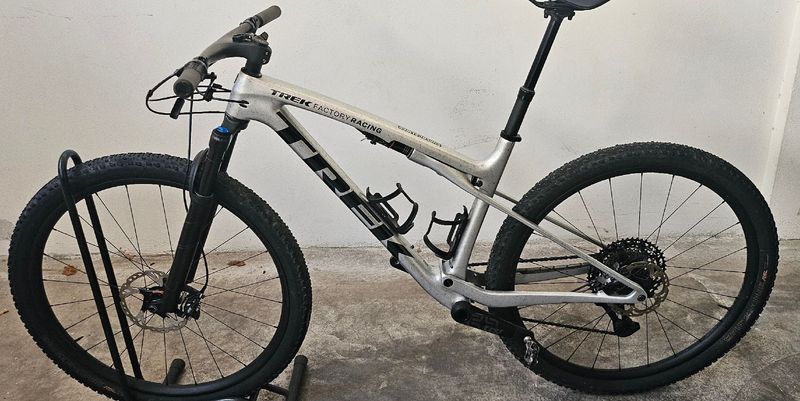 Used Trek Supercaliber SLR 9.8 XT Di2 Gen 2 2025 2026 MTB