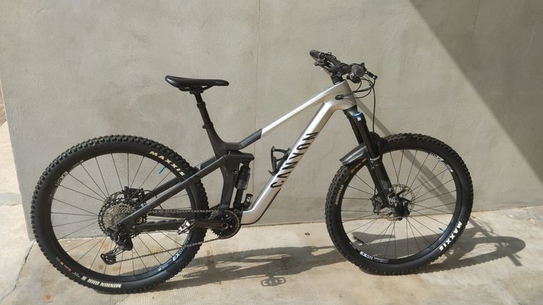 Used Canyon Strive CFR Underdog 2025 2025 Mountainbike, Light Gray — image 2 of 5
