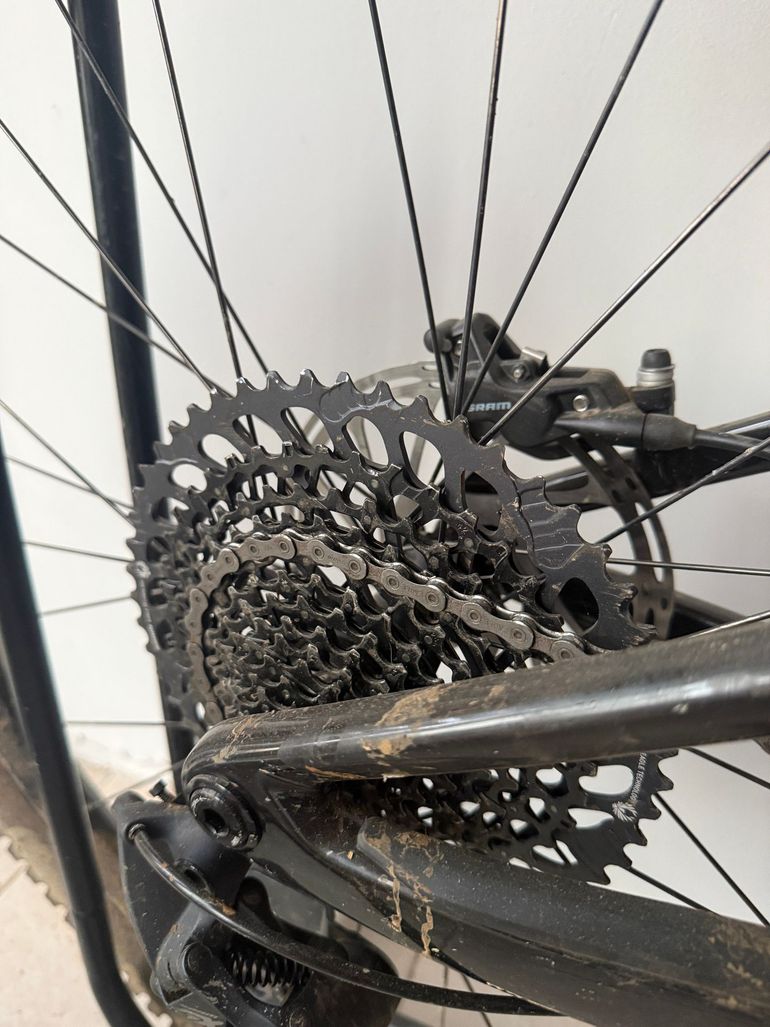 Použité BMC Fourstroke LT ONE 2024 2024 Mountainbike — obrázek 7 z 12