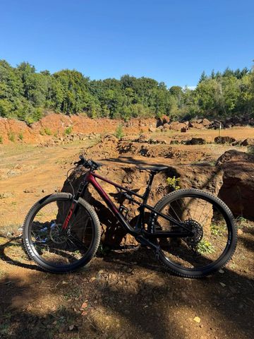 Použité BMC Fourstroke LT ONE 2024 2024 Mountainbike — obrázek 1 z 12