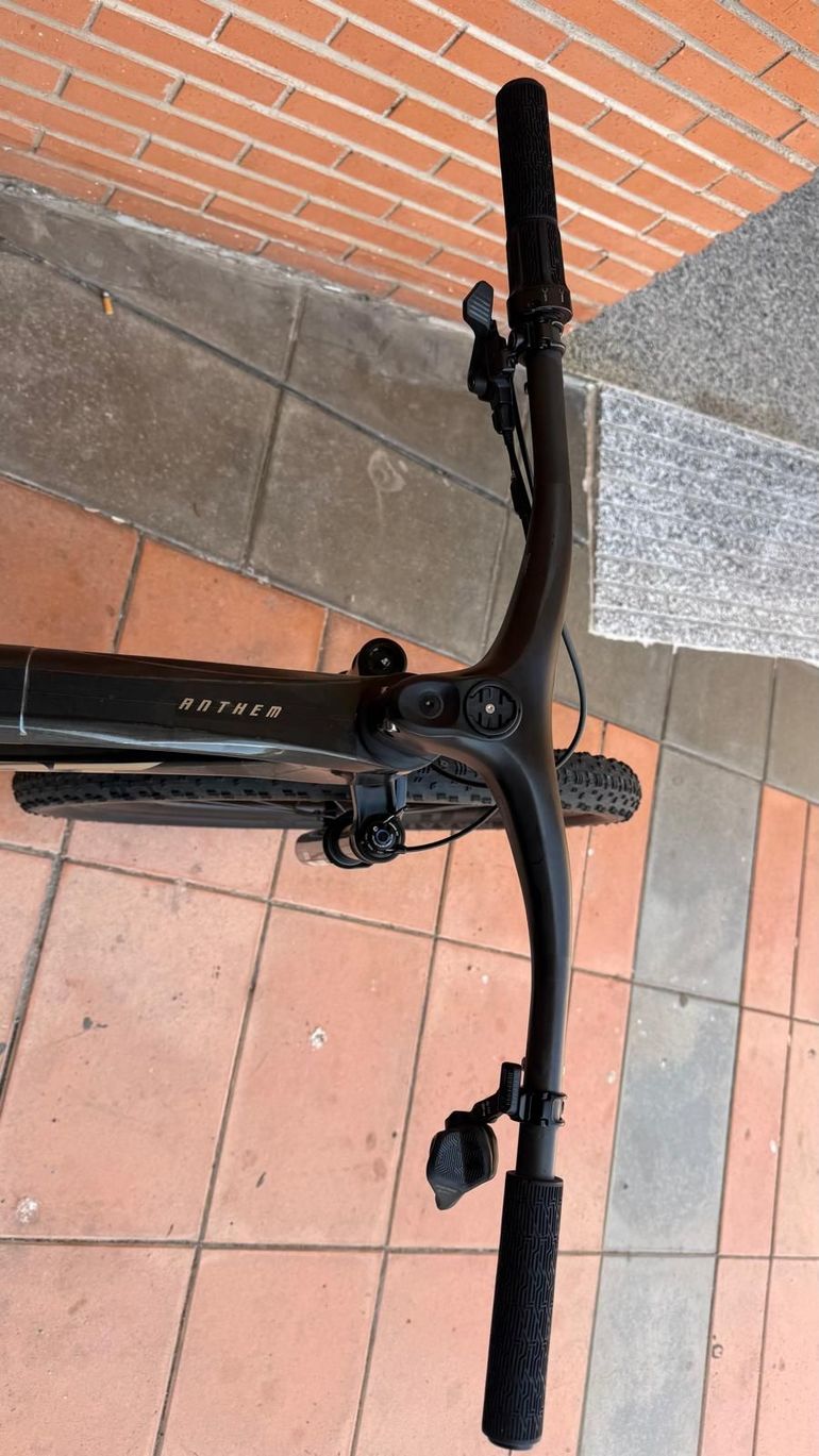 Używany Giant Anthem Advanced SL 0 2026 2026 Mountainbike — zdjęcie 7 z 10