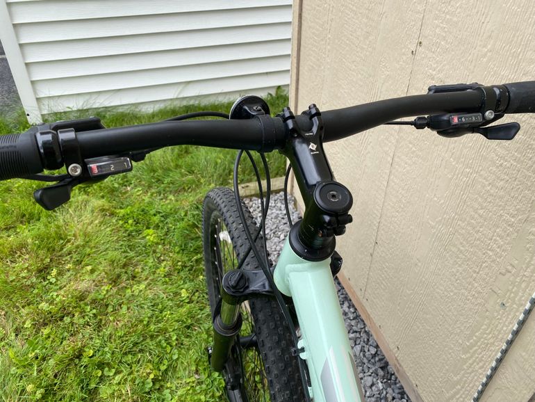 Used Trek Skye SL Women's 2018 2018 Mountainbike, Green, 27.5 — image 6 of 13