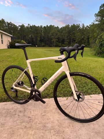 Used BMC Roadmachine THREE 2023 2023 Road & Gravel, White — image 1 of 7