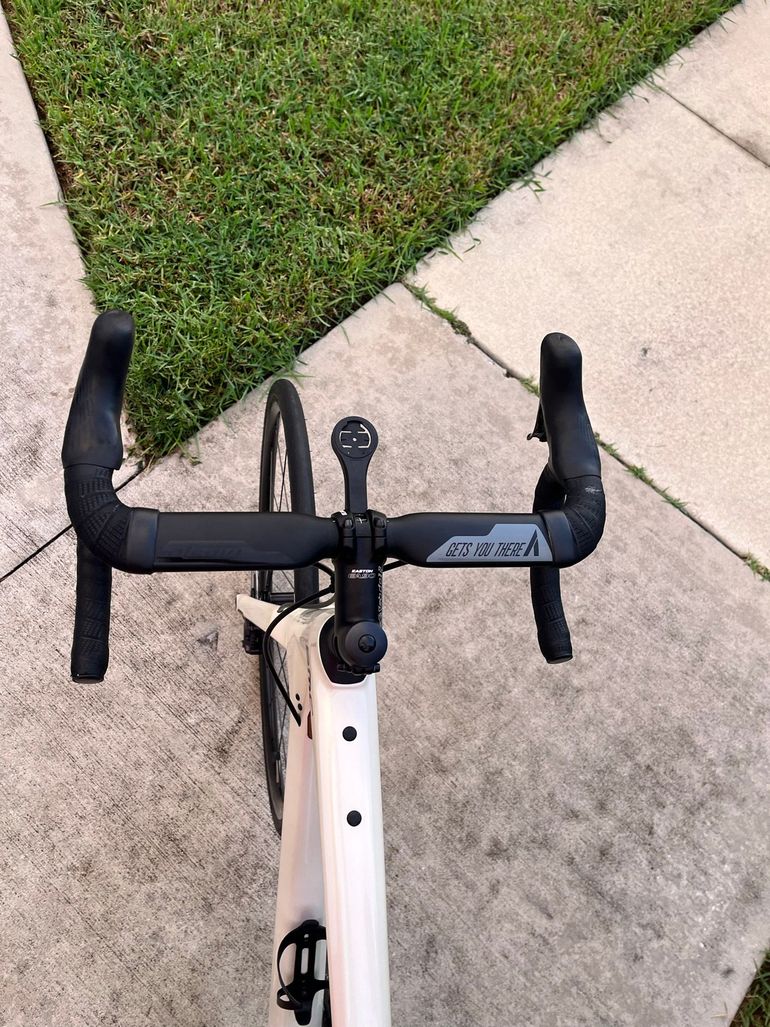 Used BMC Roadmachine THREE 2023 2023 Road & Gravel, White — image 7 of 7