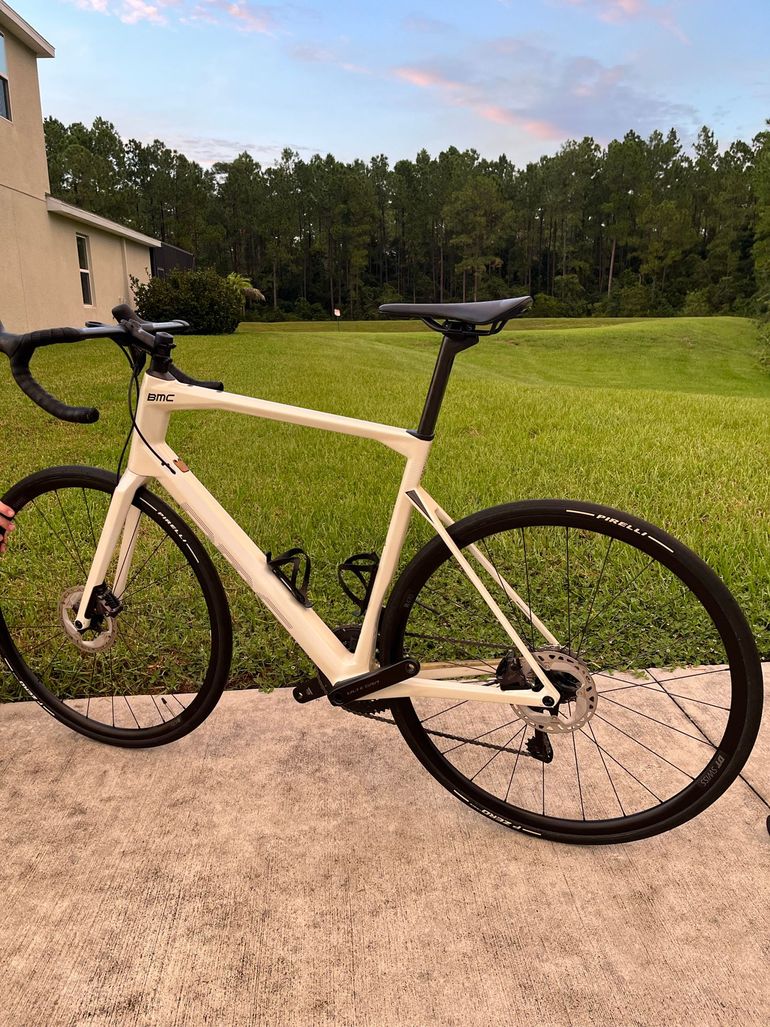 Used BMC Roadmachine THREE 2023 2023 Road & Gravel, White — image 2 of 7
