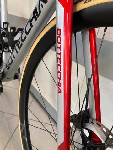 Used Bottecchia Custom Shimano 105 Di2 2026 Road & Gravel, Light Gray — image 12 of 19