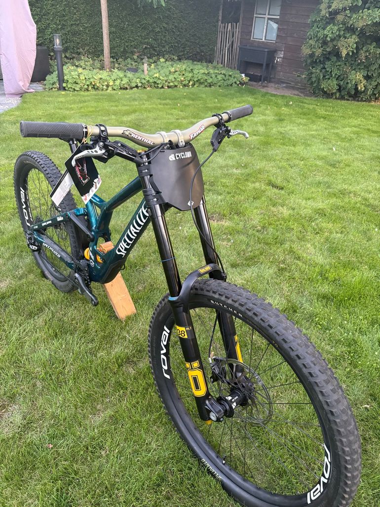 Gebrauchtes Specialized Demo Race 2024 2024 Mountainbike, Blau, 29, 27.5 — Bild 11 von 12