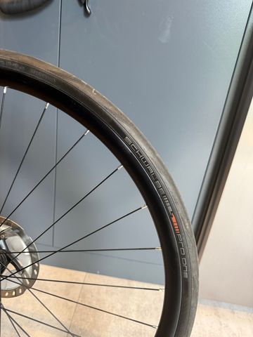 Scott Addict 10 disc 2020 2020 Road & Gravel usato, Grigio chiaro — immagine 7 di 11