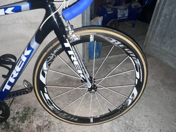 Used Trek Madone 6.5 2011 2011 Road & Gravel, Blue — image 3 of 5