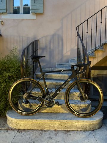 Używany Canyon Ultimate CFR AXS 2024 2024 Road & Gravel — zdjęcie 2 z 9
