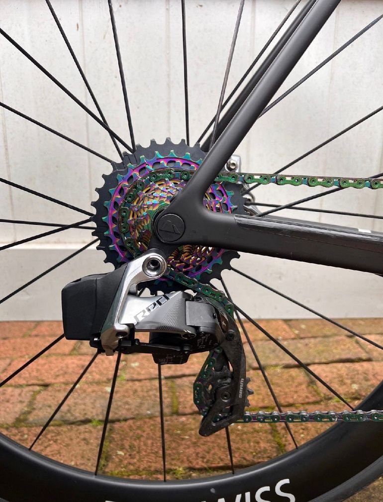 Używany Canyon Ultimate CFR AXS 2024 2024 Road & Gravel — zdjęcie 8 z 9